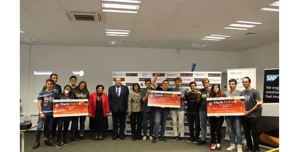 На Hack TUES 6 Автоматизирана система за доставка на пратки с дронове спечели голямата награда