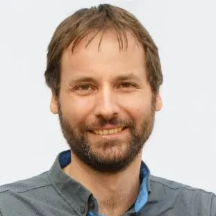 Александър Ефремов
