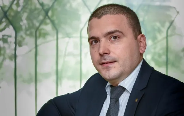Гл. ас. д-р инж. Александър Митов от ТУ-София разработва програмируема система за управление на електрохидравлично кормилно устройство за тежки машини