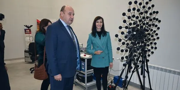 Мария Габриел посети Техническия университет – София